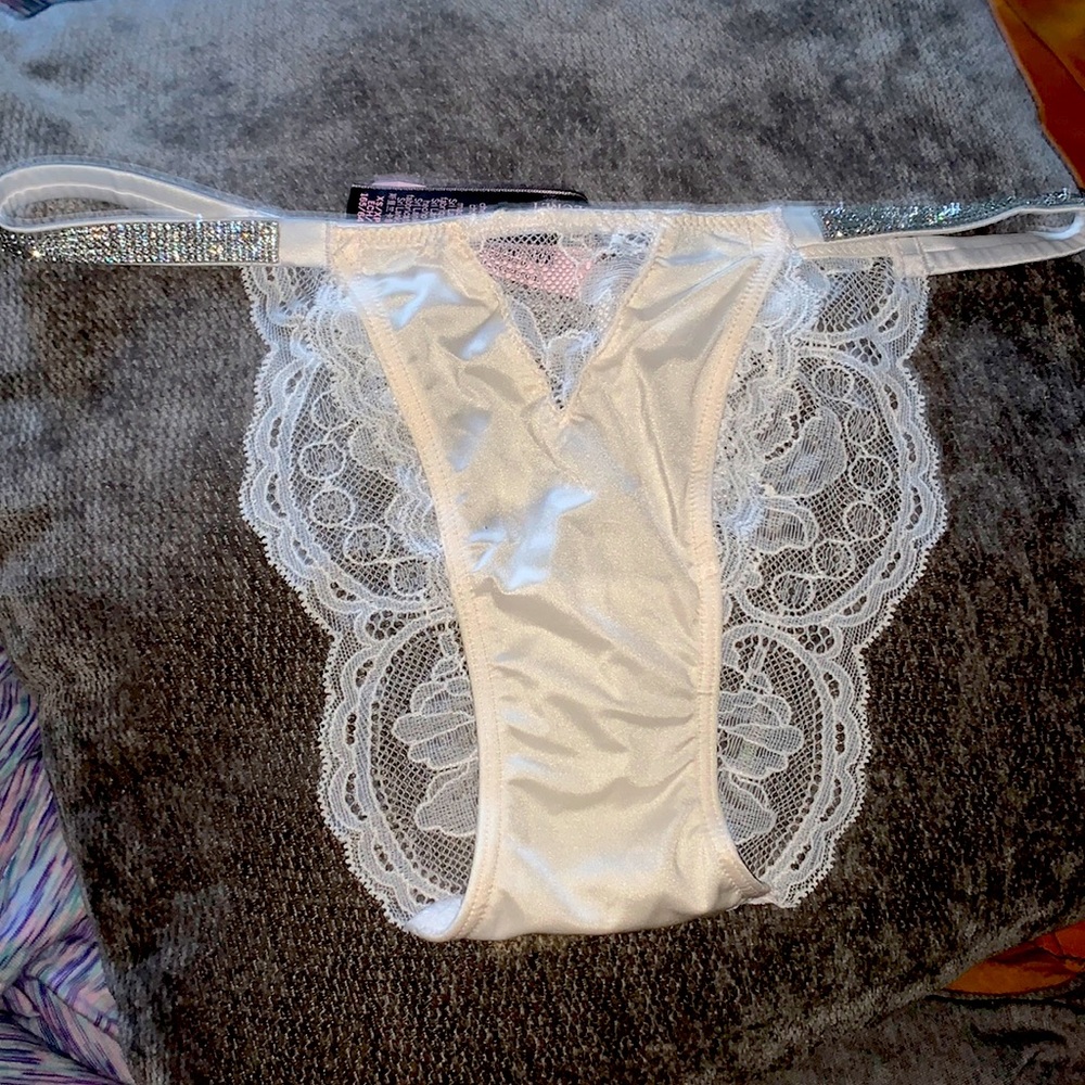 XS VICTORIA SECRET CHEEKY
